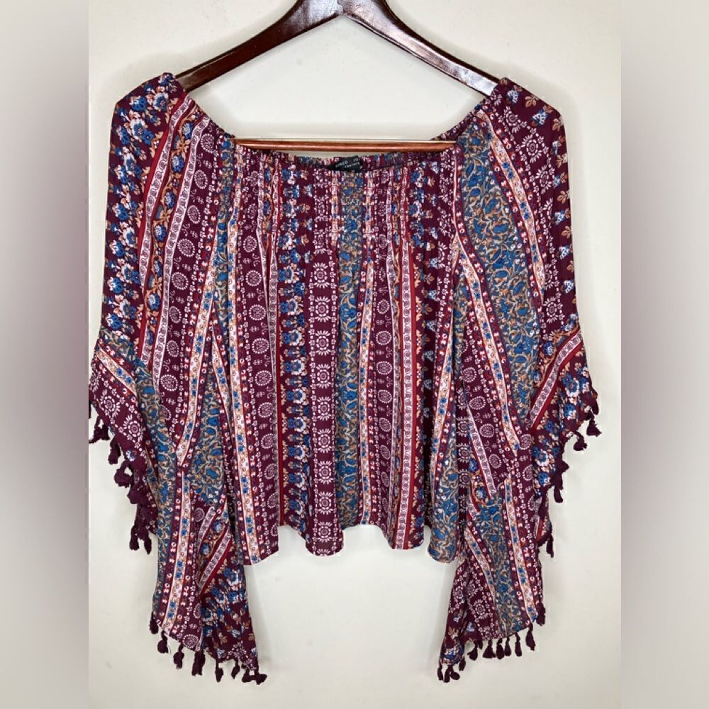 ROMEO AND JULIET Couture M Fringe Sleeves Off Shoulder Top
